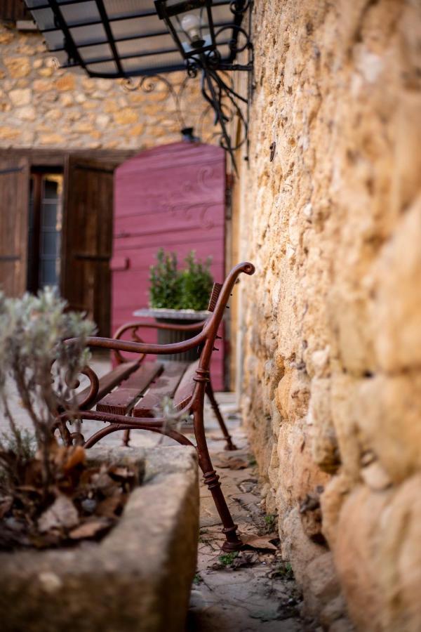 Le Vieux Moulin De *